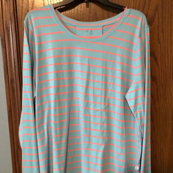 GAP Fit Long Sleeved Shirt - Picture 2 of 4